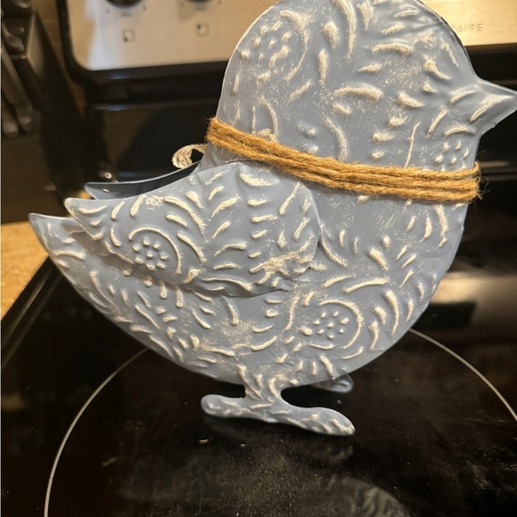 Embossed metal (Easter) chick - Picture 2 of 3